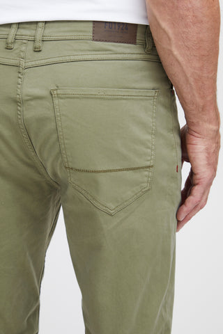 FQ1924 Paul 5 Pocket Chino Olivine