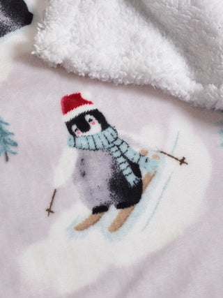 Christmas Sherpa Penguines Throw | Natural