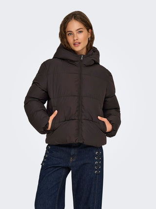 Juta Short Puffer Jacket | Chocolate Torte